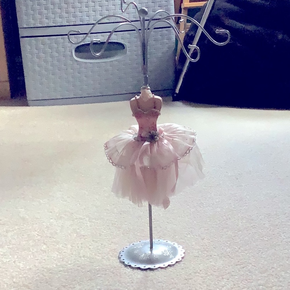 Necklace stand